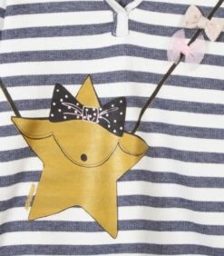 Gestreepte Hoodie Met Bedrukt Motief 5 Gestreepte Hoodie Met Bedrukt Motief -NAME IT || ADIDAS || LE TEMPS DES CERISES Verkoop c5caac0cbb7c445c883e59e54c2d6d7c